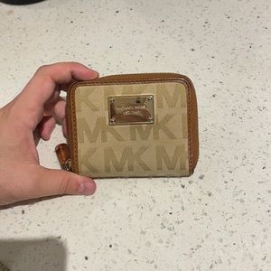 michael kors jacquard wallet